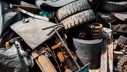 Власти РФ ужесточили административную ответственность за выброс мусора из машины