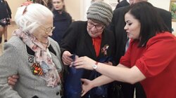Единороссы поздравили женщин-ветеранов и тружеников тыла в Яковлевском горокруге