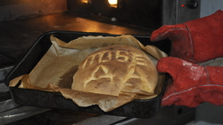 Журналисты «Победы» сами приготовили монастырский хлеб по старинному рецепту