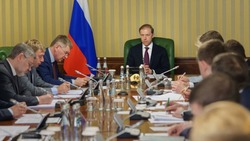 Вячеслав Гладков принял участие в совещании по восстановлению приграничья при Денисе Мантурове
