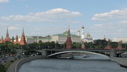 Российские власти исключили введение жёстких ограничений из‑за COVID-19