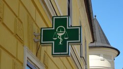 Выручка аптек в России в феврале 2020 года увеличилась на 20%