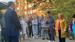 Олег Медведев встретился с жильцами дома по улице Берёзовая в Строителе