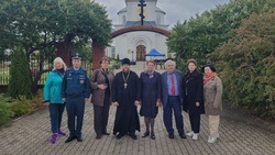 Потомки героев Курской битвы посетили Архиерейское подворье села Шопино в Яковлевском округе 