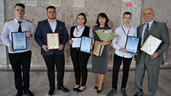 Победители предметных олимпиад школьников из Яковлевского округа получили свои награды