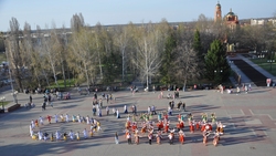Танцуйте хором! Яковлевцы встретили Международный день танца «Культурным хороводом»
