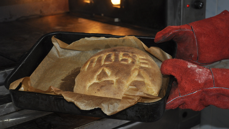 Журналисты «Победы» сами приготовили монастырский хлеб по старинному рецепту