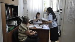 Сотрудники отдела по вопросам миграции Яковлевского округа помогли беженцам обрести новую Родину 