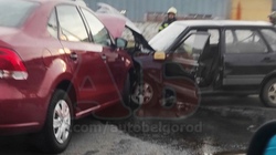 29-летний водитель иномарки влетел на встречке в ВАЗ в районе ЖБИ в городе Строителе