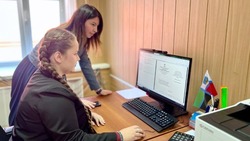 Вячеслав Гладков поручил показать белгородской молодёжи реальную работу госслужащих 