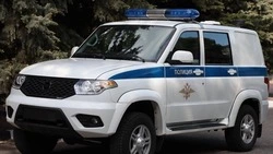 Белгородка поблагодарила участкового за помощь в решении проблемы с шумными соседями