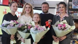 А счастье есть! Многодетная семья Вороновых из Яковлевского округа получила ключи от нового дома