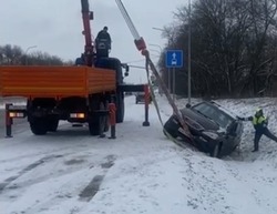 Автомобилистка поблагодарила белгородских госавтоинспекторов за помощь в сложной дорожной ситуации