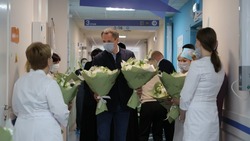 Вячеслав Гладков поздравил находящихся на лечении в онкогематологическом отделении детей с Пасхой 