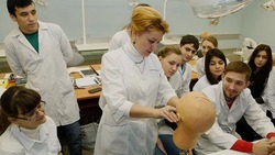 Вячеслав Гладков планирует ввести закрепление студентов медицинских вузов за больницами