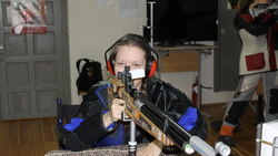 Прямо в цель. Анастасия Бухарова из села Сажного научилась держать винтовку