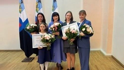Две яковлевские школьницы стали стипендиатами губернатора в номинации «Дополнительное образование»
