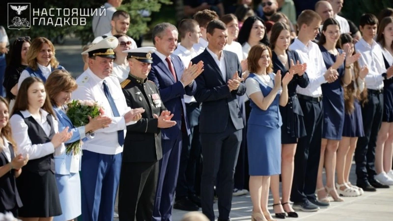 Вячеслав Гладков открыл обновлённую в стиле баухаус школу №49 в Белгороде 