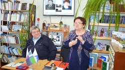 Школьники встретились с почётными гражданами посёлка Яковлево в местной библиотеке