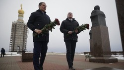 Вячеслав Гладков и Дмитрий Чернышенко посетили мемориальный комплекс «Прохоровское Поле»