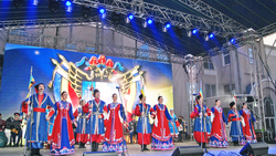 Государственный ансамбль российского казачества из Волгограда выступил в городе Строителе