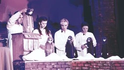 Белгородский театр кукол представил яковлевским школьникам спектакль «Говорит Ленинград»