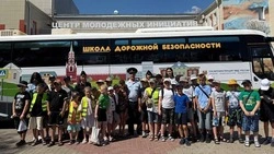Белгородские школьники освоили правила безопасности в уникальном автобусе-тренажёре