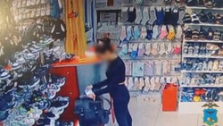 Белгородка похитила мобильник продавца в магазине детской обуви