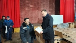 Олег Медведев поздравил яковлевских коммунальщиков с наступающим Новым годом