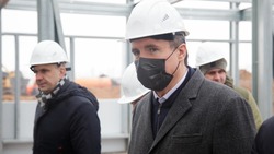 Вячеслав Гладков проверил темпы строительных работ инфекционного центра под Терновкой