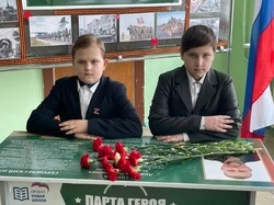 «Просто он не вернулся из боя…». В быковской школе открыли «Парту Героя» Дмитрия Пашкова