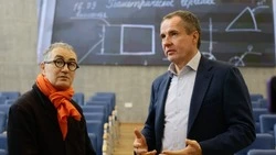 Гладков и ректор ГИТИСа обсудили развитие школьных театров в регионе 
