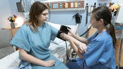 Больницы РФ смогут использовать препараты пациентов и благотворительных организаций