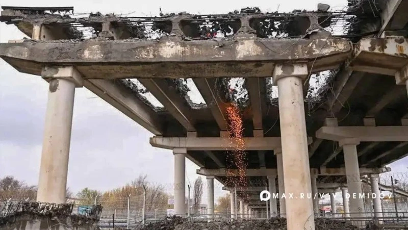 Мэр Белгорода проинспектировал ход капремонта путепровода через Михшоссе