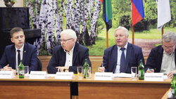 Общественная палата обсудила проблемы воспитания кадров в Яковлевском округе