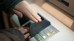 Пресс-служба Сбербанка сообщила о введении комиссии за переводы через банкоматы