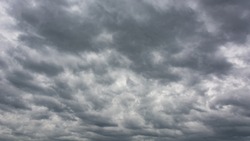 Частный дом загорелся в Краснояружском районе после атаки беспилотника 