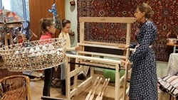 Руководитель студии Дома ремёсел Дарья Бойко из г. Строителя: «Учусь у детей жить, играя в жизнь!»