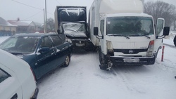 Четыре столкнувшихся автомобиля образовали огромную пробку в Яковлевском городском округе