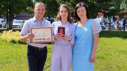 ЕГЭ – это проСТО! Екатерина Громова из первой школы Строителя набрала высший балл по двум экзаменам