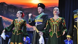 Государственный казачий ансамбль «Ставрополье» покорил яковлевцев своим творчеством 