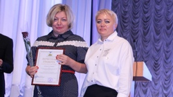 Лучшие яковлевские педагоги получили грамоты департамента образования области