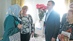 Представители администрации Яковлевского городского округа поздравили именитую юбиляршу