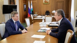 Вячеслав Гладков обсудил с Михаилом Волковым работу почты в приграничье 