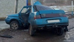 Житель Яковлевского городского округа влетел на отечественном автомобиле в опору ЛЭП
