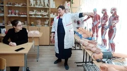 Ученик… в белом халате. На базе первой школы города Строителя продолжает работу медицинский класс