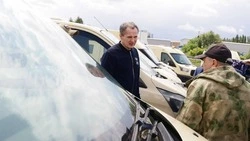 Гладков передал 13 бронированных автомобилей «Орлану»
