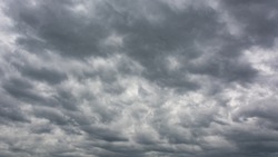 Дрон-камикадзе атаковал легковушку с бойца самообороны в Белгородском районе 