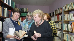 Знаменитый писатель детективов побывала в Яковлевском городском округе
