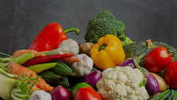 Роскачество проверит овощи и грибы на пестициды и нитраты